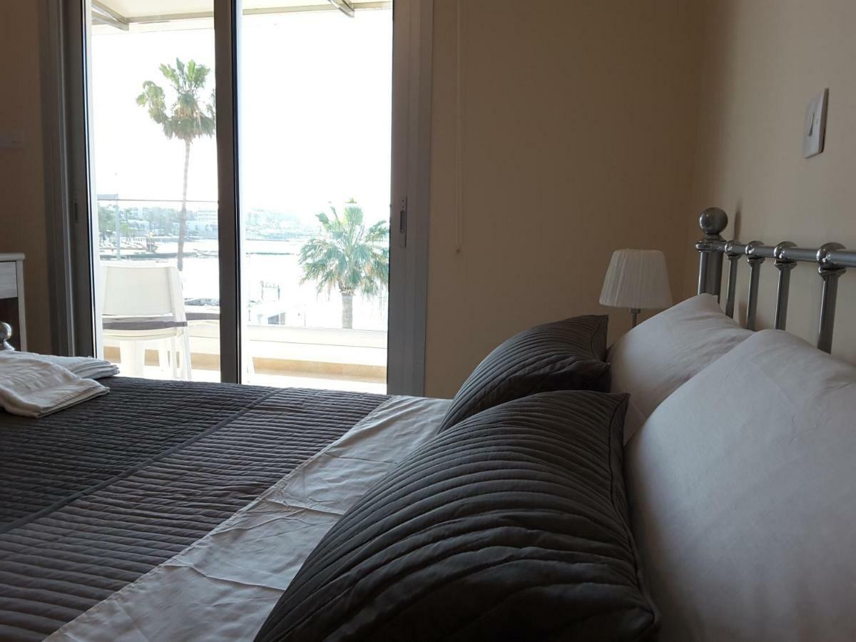 Lighthouse By The Sea Lovely 2Bdr Apartment Paphos Luaran gambar